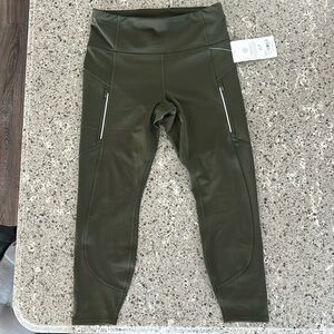 Athleta Rainier 7/8 Leggings, women’s size M/P, Aspen olive, NWT